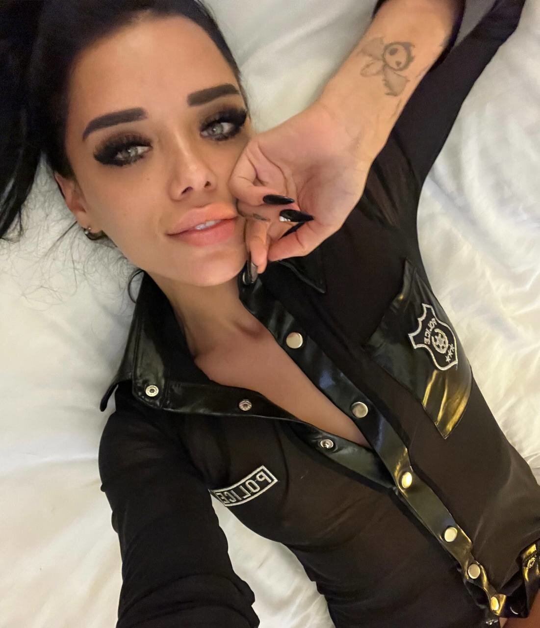 Васелиса проститутка интим салон Санкт-Петербурга у метро Петроградская дешевые проститутки салон