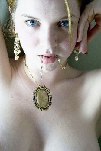 Валя проститутка интим салон Санкт-Петербурга у метро Купчино секс салон проститутки