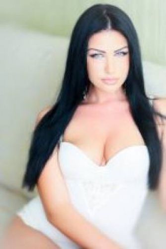 Тамила индивидуалка СПб у метро Московская вызвать проститутку индивидуалку